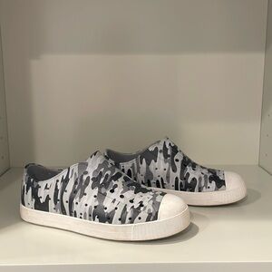 Native Jefferson Slip On Sneakers Shoes Camo J2